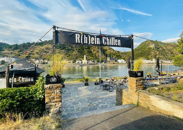 Rheinromantik Mit Blick Auf Die Burg Katz, Bis 4P